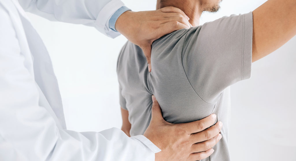 osteopathic back pain treatment in Toronto