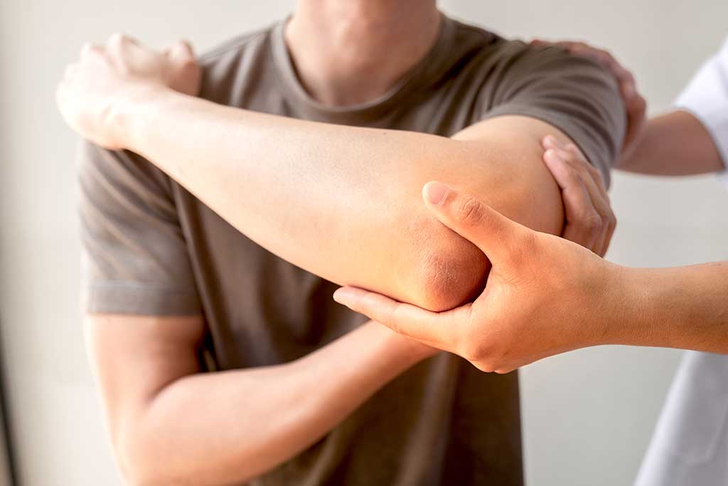 elbow-pain-treatment-Toronto elbow pain treatment Toronto osteopath